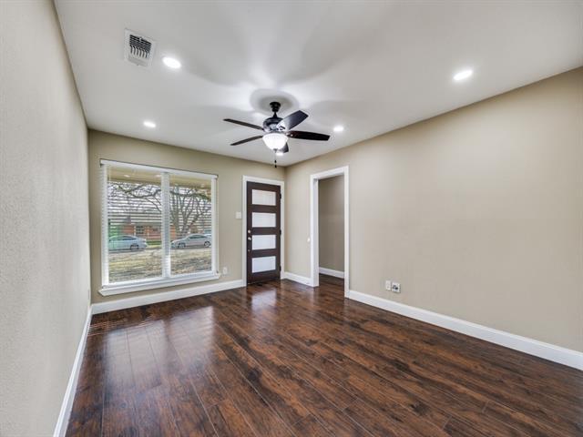 8911 Angleton Pl in Dallas, TX - Foto de edificio - Building Photo