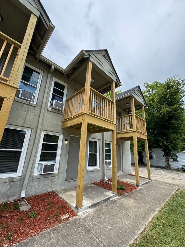 property at 1354 Cave Spring Rd SW