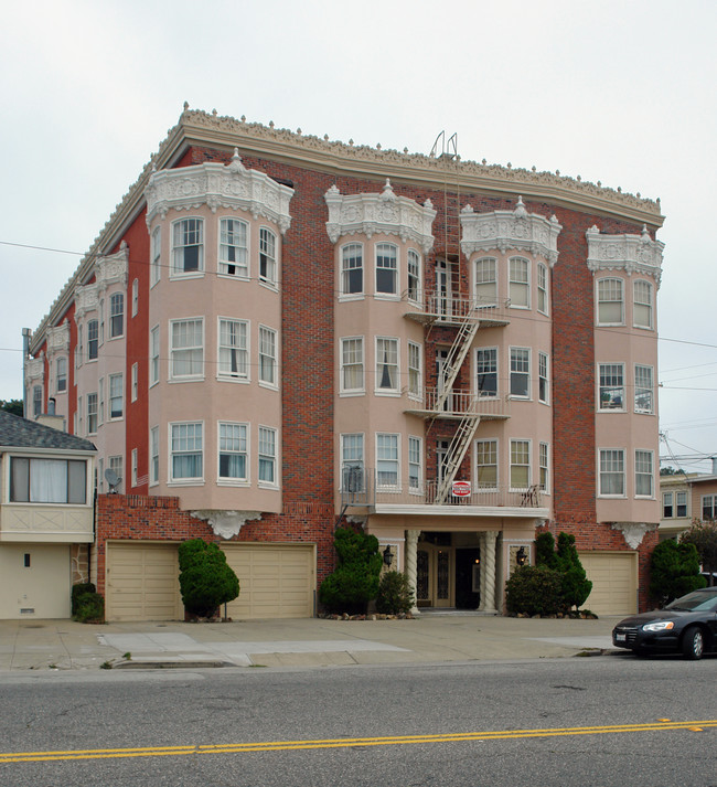 7700 Geary Blvd in San Francisco, CA - Foto de edificio - Building Photo