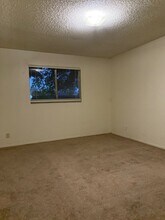 80 Alamos Ave in Clovis, CA - Building Photo - Building Photo