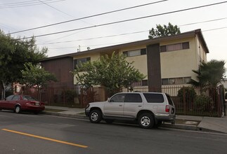 5624 Meridian in Los Angeles, CA - Foto de edificio - Building Photo