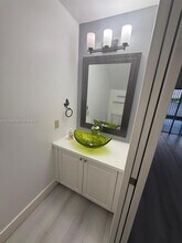 8240 NW 10th St in Miami, FL - Building Photo - Building Photo