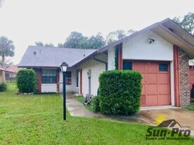 1010 Stonybrook Cir in Port Orange, FL - Building Photo