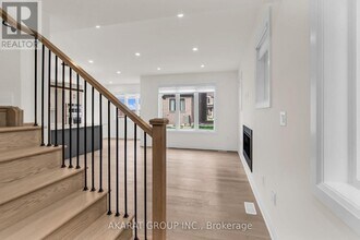 91 Bezel Ln in Oakville, ON - Building Photo - Building Photo
