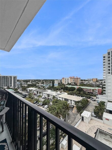 525 N Ocean Blvd, Unit 1016 in Pompano Beach, FL - Building Photo - Building Photo