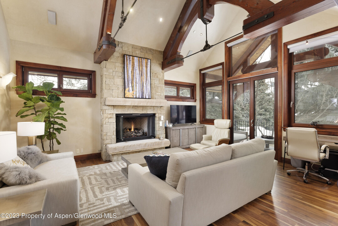 822 Bonita Dr in Aspen, CO - Building Photo