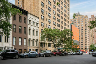 245 E 72nd St in New York, NY - Foto de edificio - Building Photo