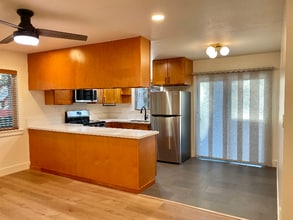 1180 Herbert Ave in South Lake Tahoe, CA - Building Photo - Building Photo