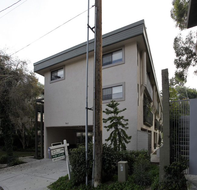 943 Torrance St in San Diego, CA - Foto de edificio - Building Photo