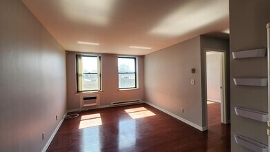 504 Central Ave in Jersey City, NJ - Building Photo - Building Photo