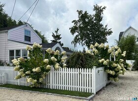 9 Rowland Pl in Westport, CT - Building Photo