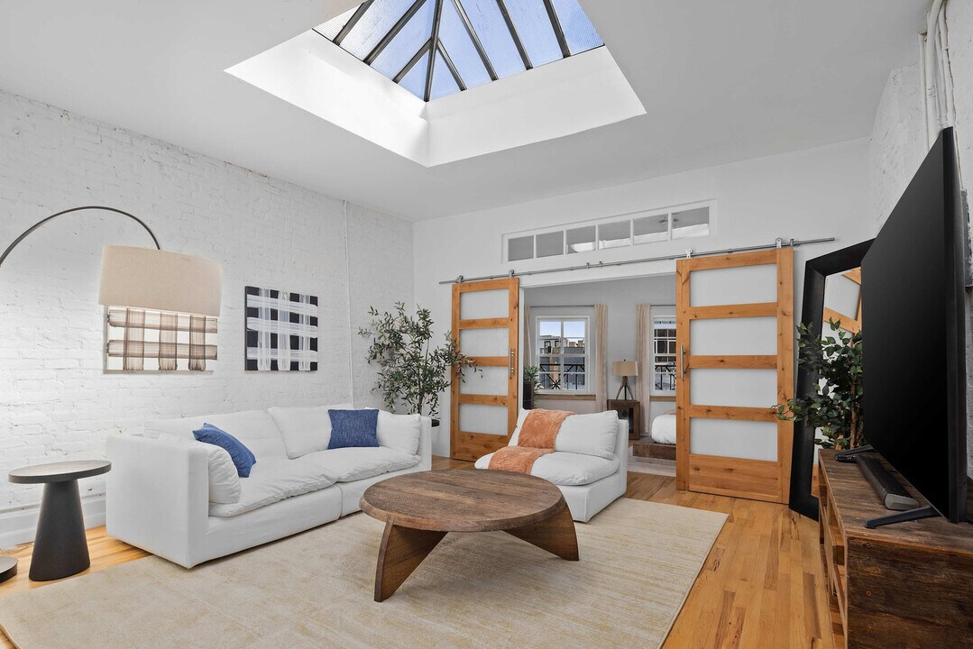 354 Bowery in New York, NY - Building Photo