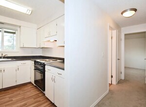 The Firs in Beaverton, OR - Building Photo - Building Photo