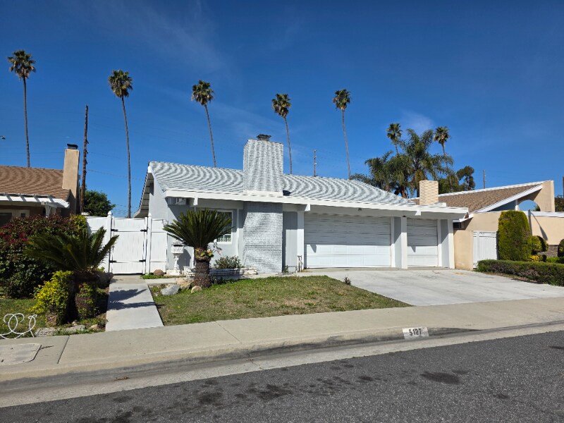 5127 Elderhall Ave in Lakewood, CA - Building Photo