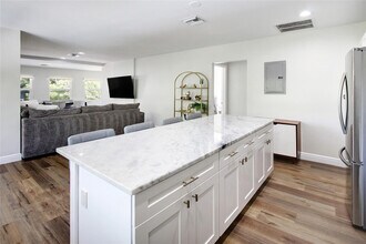 211 SE 16th Ave in Fort Lauderdale, FL - Building Photo - Building Photo