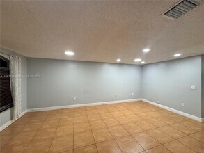 7005 NW 173rd Dr in Miami Gardens, FL - Building Photo - Building Photo
