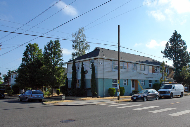 Regency Park in Portland, OR - Building Photo - Building Photo