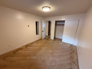 3630 O'Malley Rd in Anchorage, AK - Building Photo - Building Photo