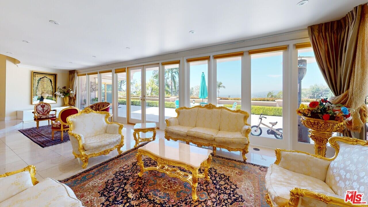 1831 Loma Vista Dr in Beverly Hills, CA - Building Photo