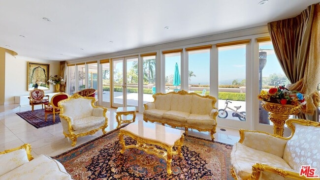 property at 1831 Loma Vista Dr