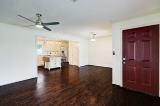 2207 Stonecrest Dr in Houston, TX - Building Photo - Building Photo