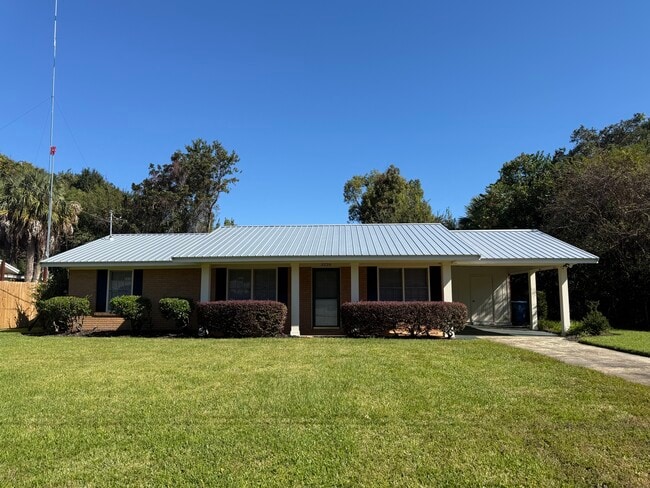 3226 Rosewood Ave