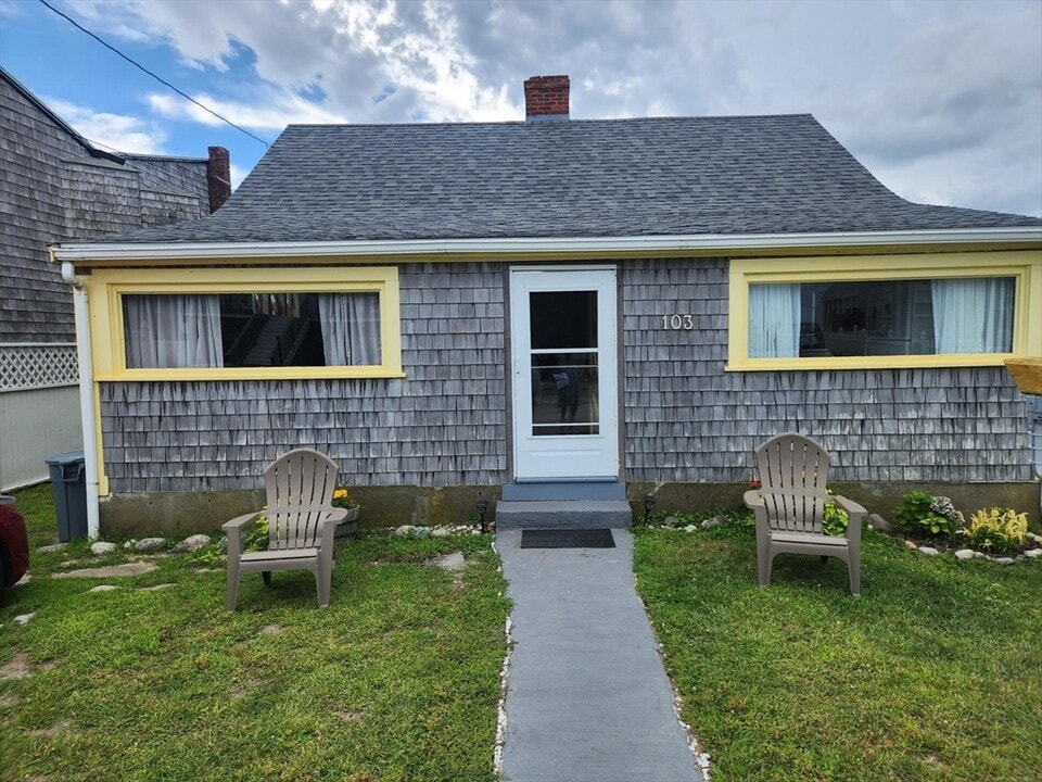 103 Foster Ave in Marshfield, MA - Building Photo