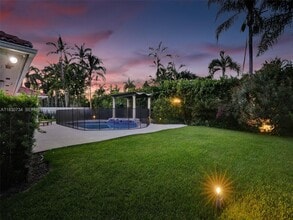 12401 SW 77th St in Miami, FL - Building Photo - Building Photo