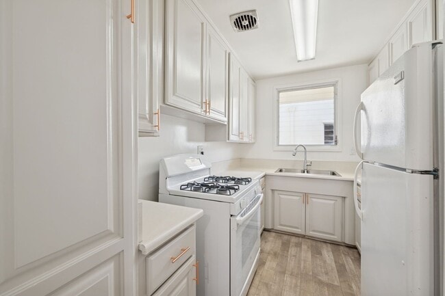 property at 333 Rexford Dr