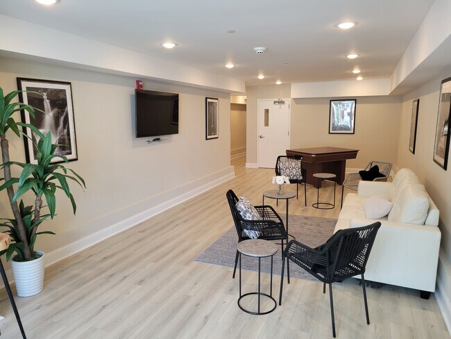 21 Station Pl in Metuchen, NJ - Foto de edificio - Building Photo