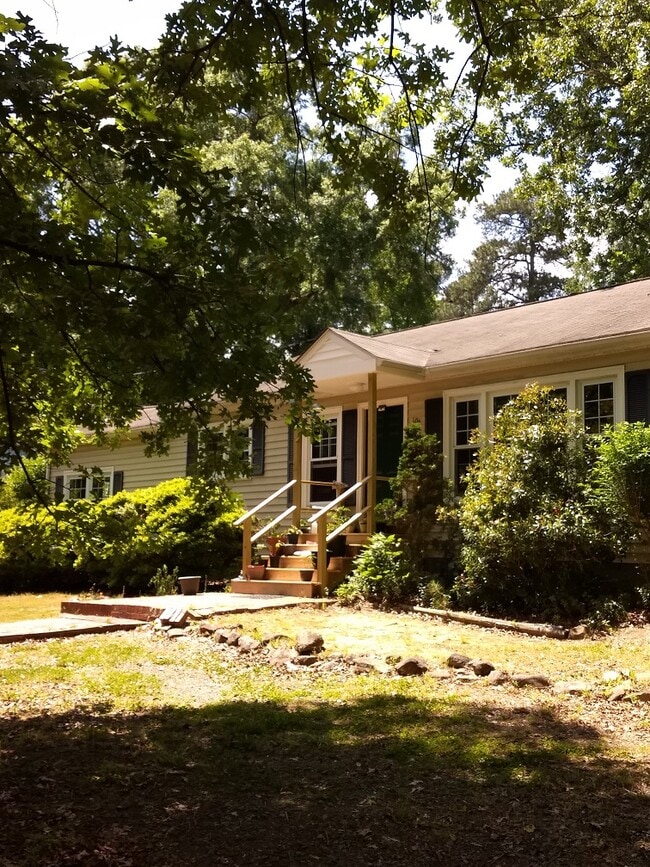 106 Pine St