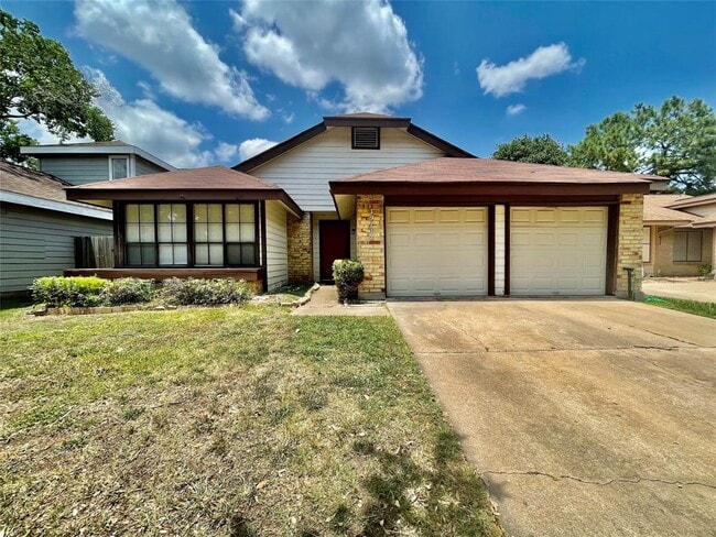 19714 Lake Hollow Ln