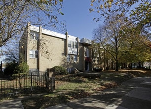 Marshall Square Apartments in Philadelphia, PA - Foto de edificio - Building Photo
