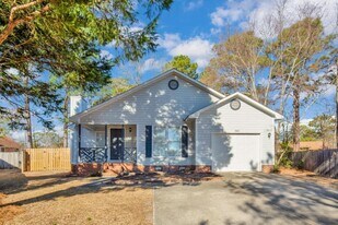 3681 Highgate Dr in Hope Mills, NC - Building Photo