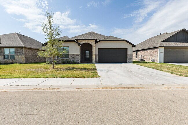 815 N 3rd St in Wolfforth, TX - Building Photo - Building Photo