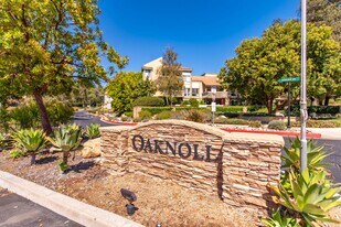 324 Chestnut Hill Ct in Thousand Oaks, CA - Building Photo