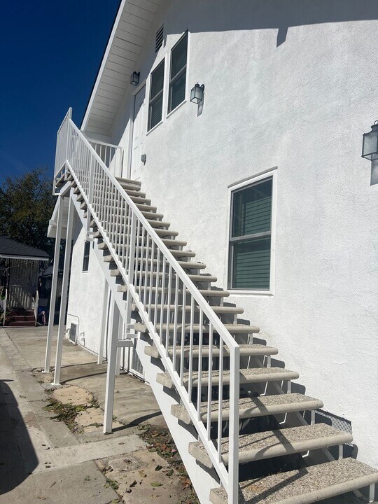 4245 Wall St in Los Angeles, CA - Building Photo
