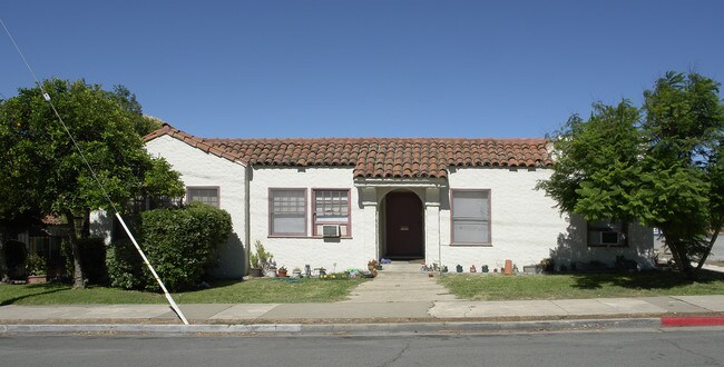 500-522 H St in Antioch, CA - Foto de edificio - Building Photo