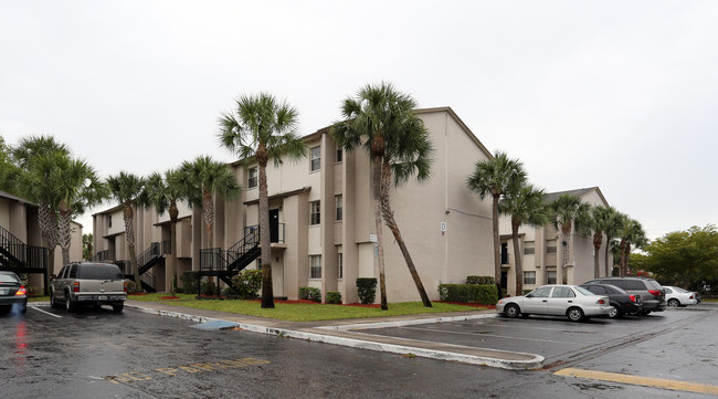 Sunterra Apartments in Ft. Myers, FL - Building Photo - Building Photo