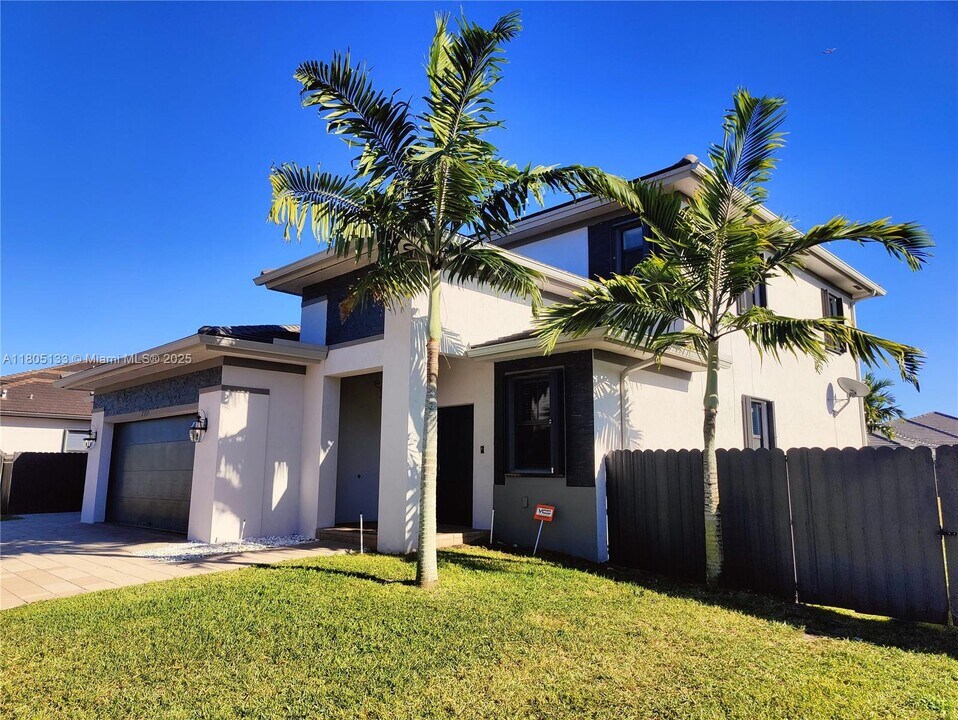 15752 SW 44th Terrace in Miami, FL - Building Photo