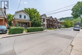 69 Lorne Ave in Hamilton, ON - Building Photo - Building Photo