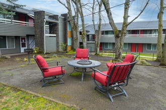 White Willow Apartments in Portland, OR - Foto de edificio - Building Photo