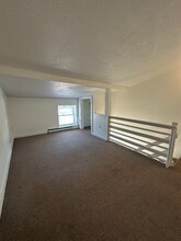 38 W Broad St in Stonington, CT - Building Photo - Building Photo