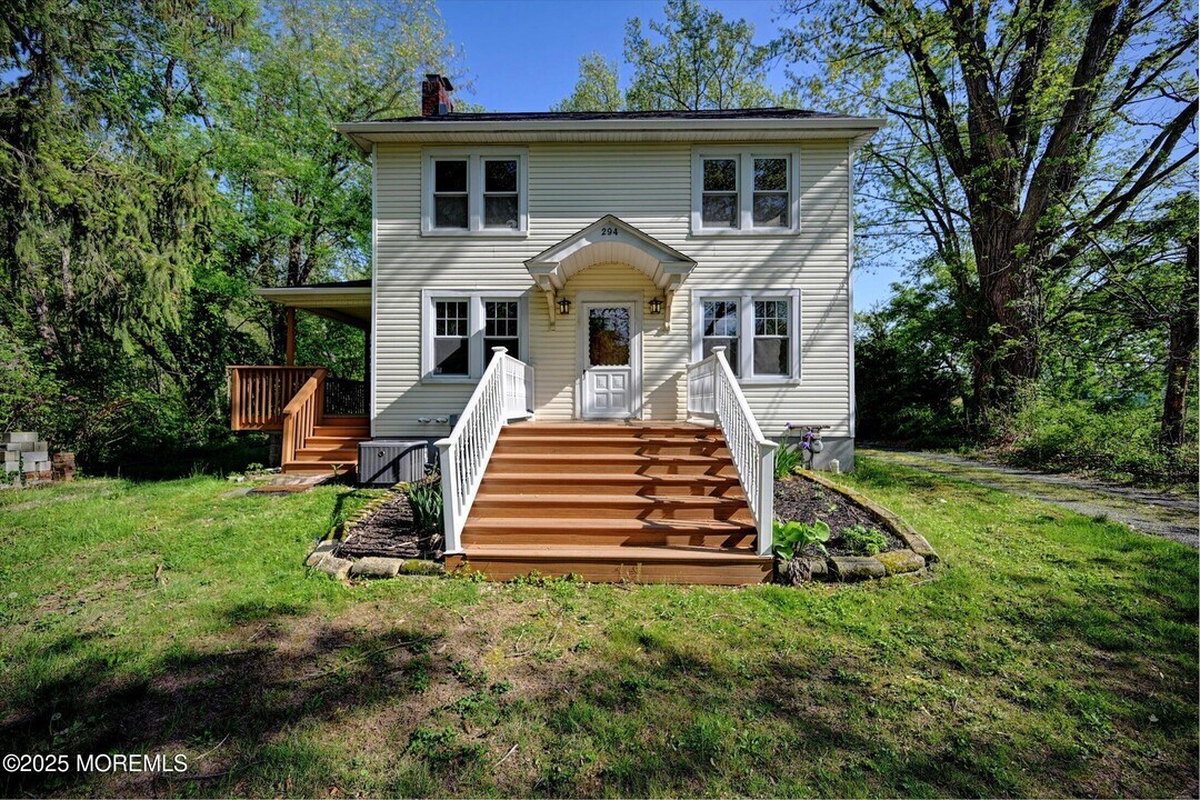294 Hwy 79 in Morganville, NJ - Building Photo