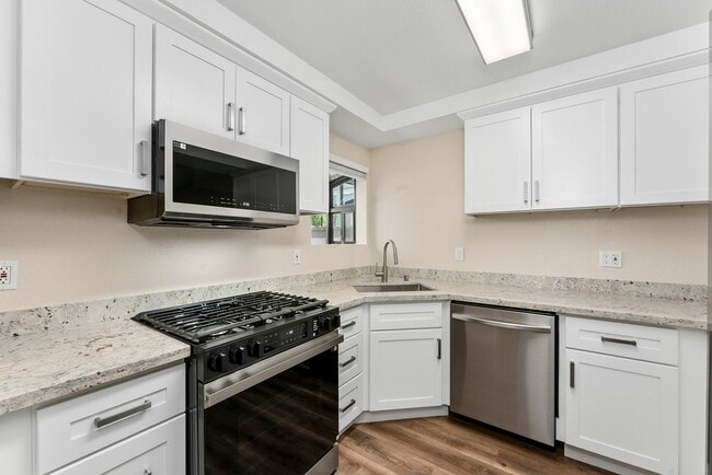 property at 7401 Auburn Oaks Ct