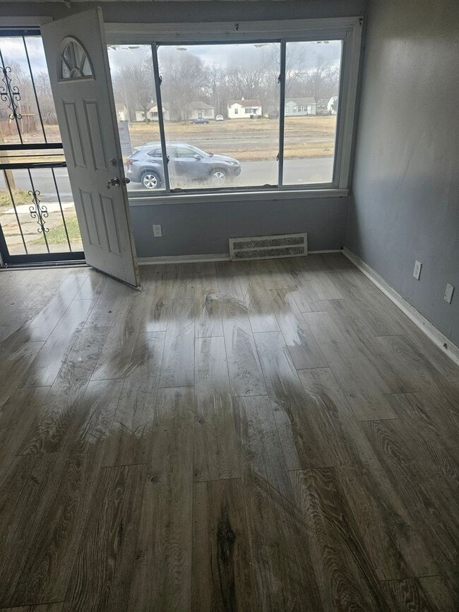 19350 Gilchrist St in Detroit, MI - Building Photo - Building Photo