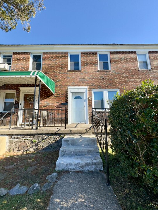 4809 Midwood Ave in Baltimore, MD - Building Photo