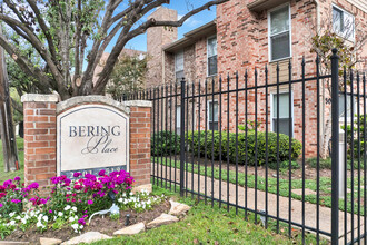 Bering Place in Houston, TX - Building Photo - Building Photo