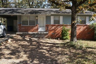 77 Somerset Dr in North Little Rock, AR - Building Photo