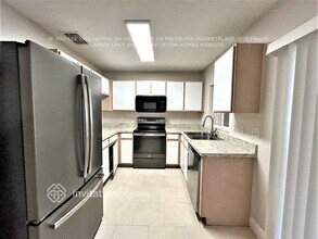 2011 Fluorshire Dr in Brandon, FL - Building Photo - Building Photo